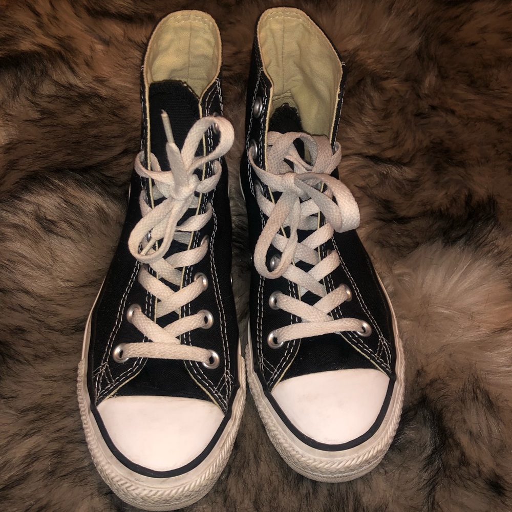 Black high top converse